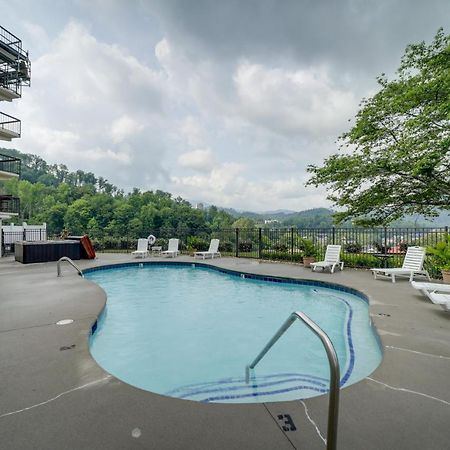 Stylish Gatlinburg Condo With Pool Walk Downtown! מראה חיצוני תמונה