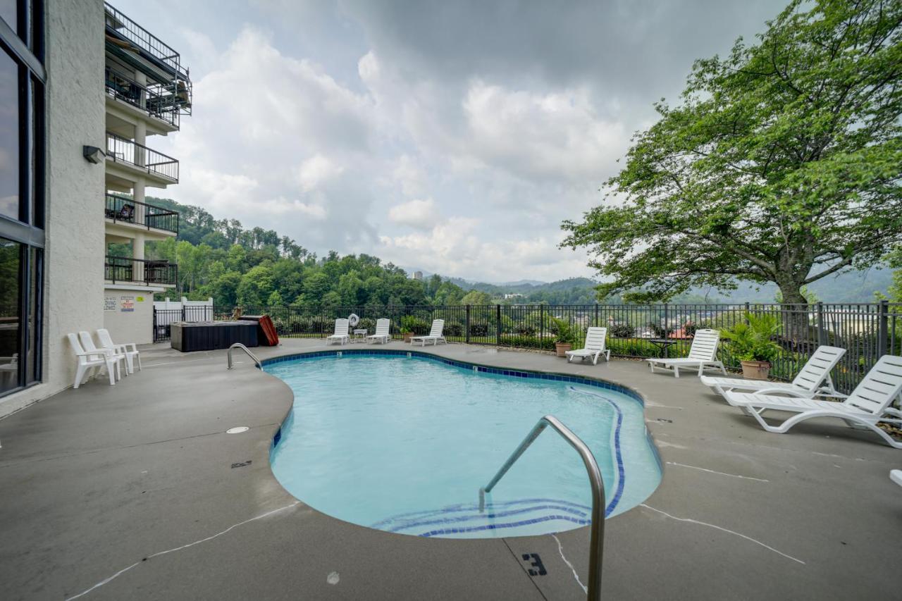 Stylish Gatlinburg Condo With Pool Walk Downtown! מראה חיצוני תמונה