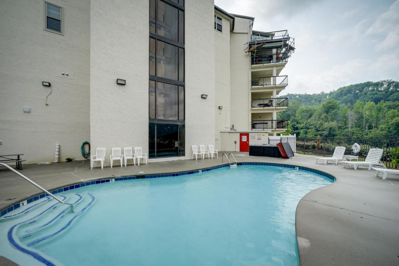 Stylish Gatlinburg Condo With Pool Walk Downtown! מראה חיצוני תמונה